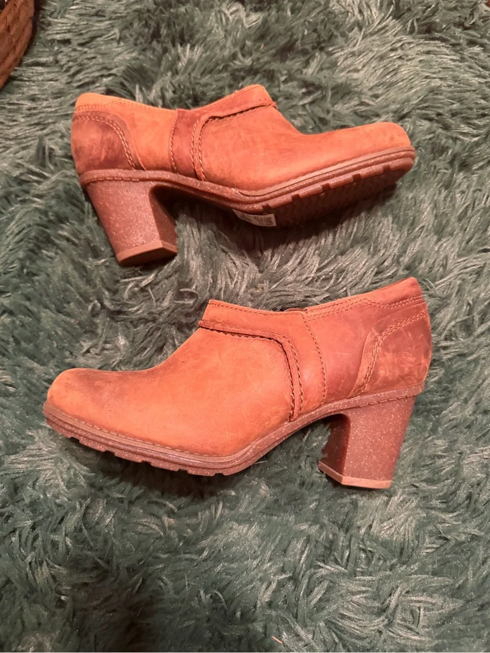Clarks Women's Rust Brown Suede Block Heel Clogs